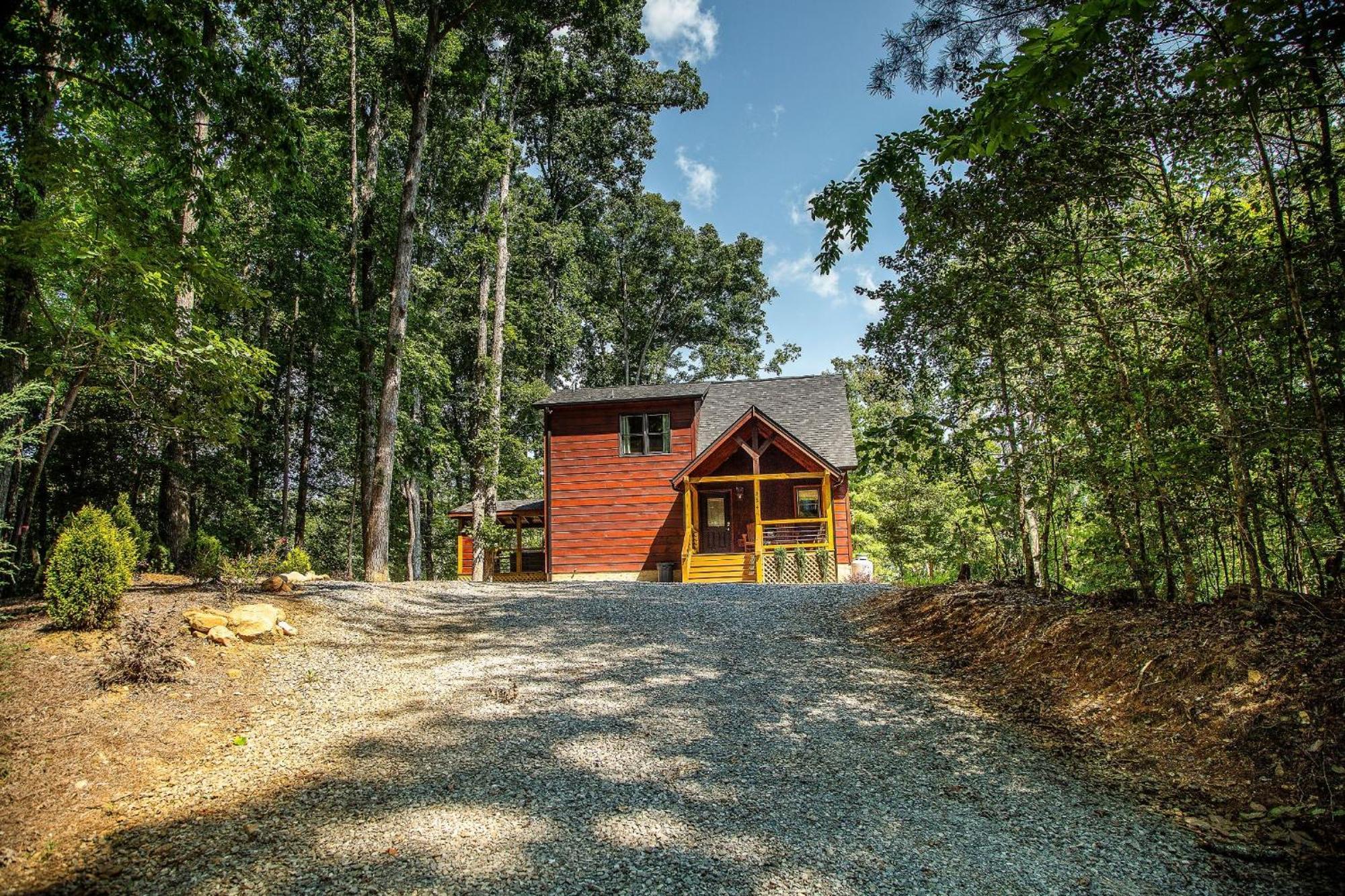 Adore The Smores Rustic Mountain Charm Outdoor Spaces And A Cozy Hot Tub ブルーリッジ山脈 エクステリア 写真