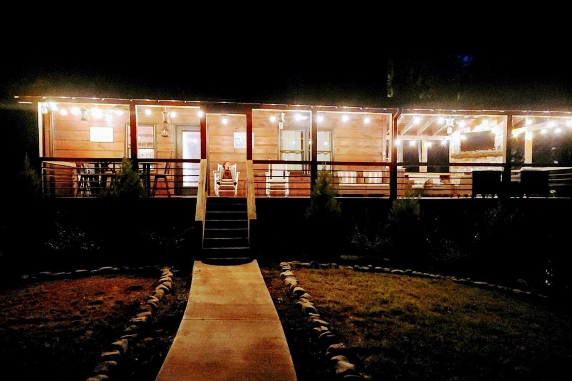 Adore The Smores Rustic Mountain Charm Outdoor Spaces And A Cozy Hot Tub ブルーリッジ山脈 エクステリア 写真