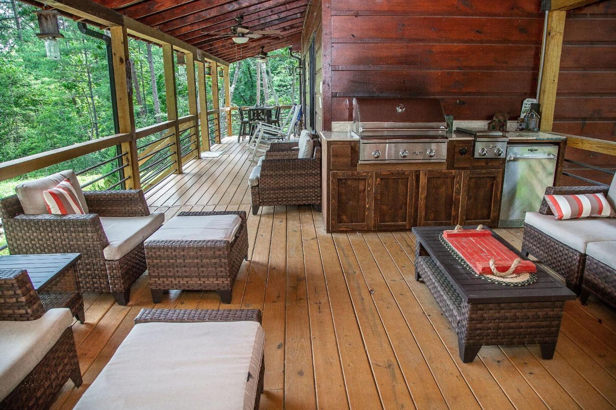 Adore The Smores Rustic Mountain Charm Outdoor Spaces And A Cozy Hot Tub ブルーリッジ山脈 エクステリア 写真