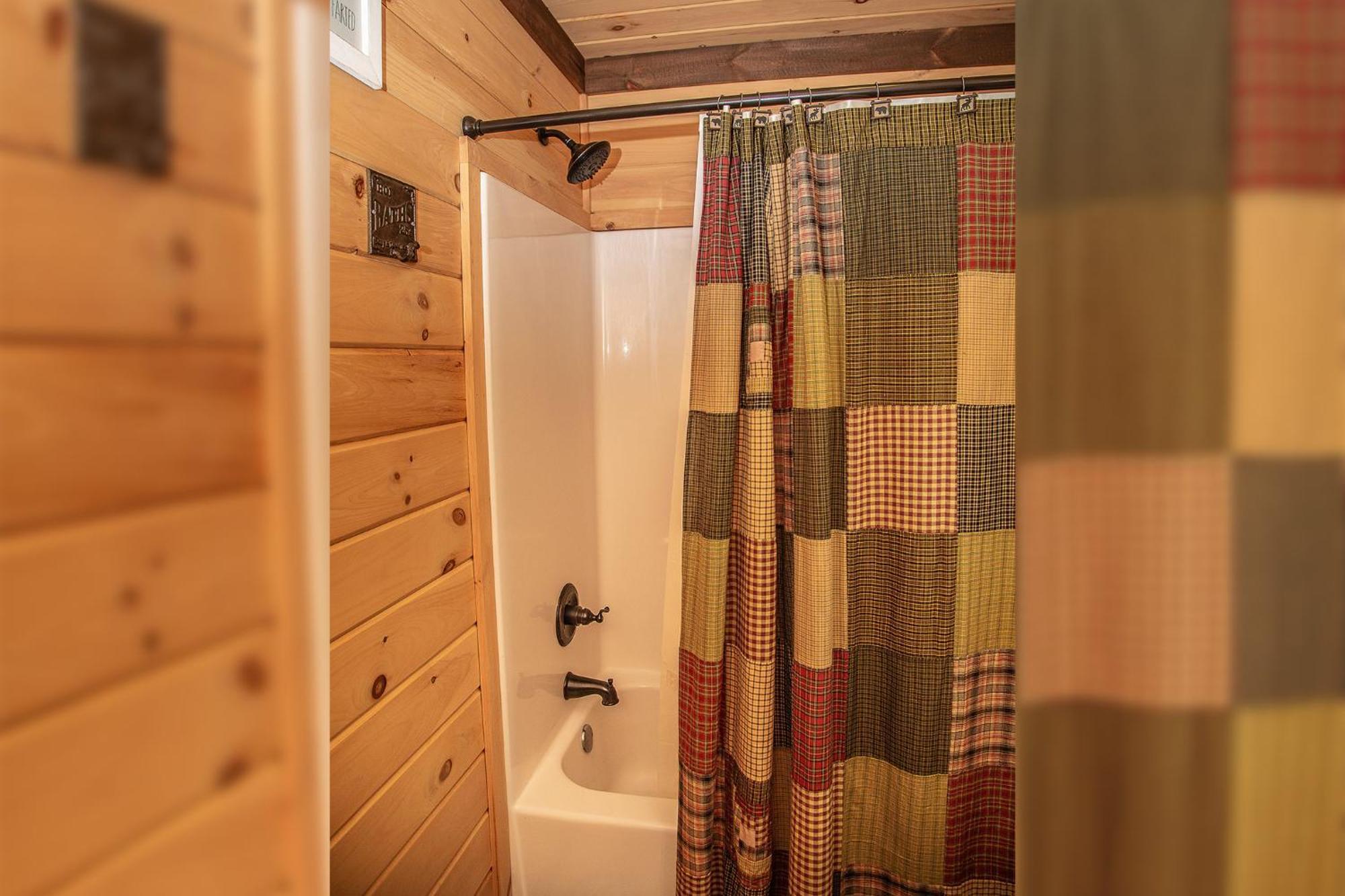 Adore The Smores Rustic Mountain Charm Outdoor Spaces And A Cozy Hot Tub ブルーリッジ山脈 エクステリア 写真